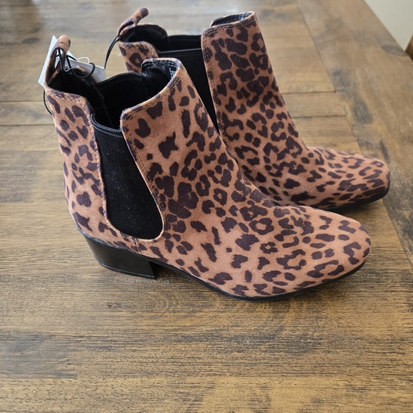 a new day Shoes - A New Day Ellie Cheetah Chelsea Boots Brown Black Block Heel Women's 7 NWT